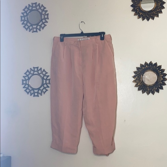 Peach Capri Pants - Picture 3 of 4